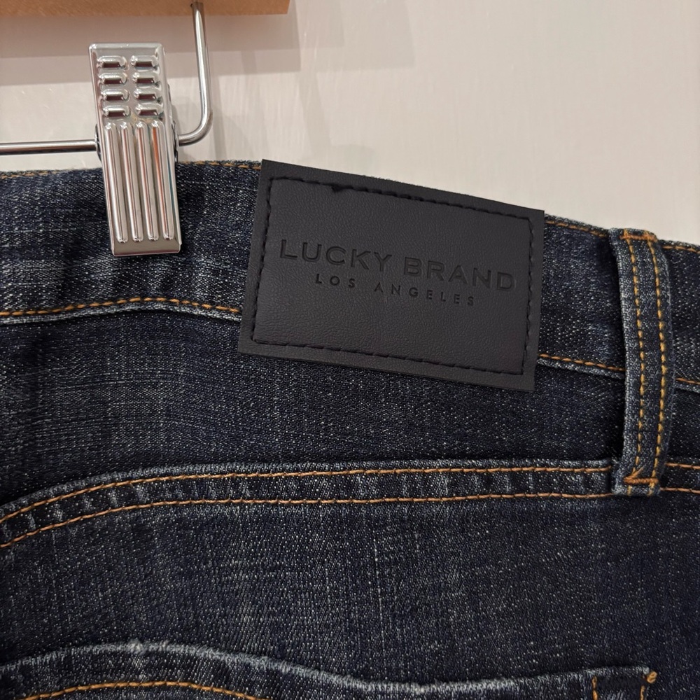 Lucky Brand Blue 367 Vintage Boot Cut Men’s Jeans Size 42/30 - Picture 3 of 11